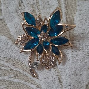 Teal Crystal Flower Brooch - Elegant Women's Jewelry